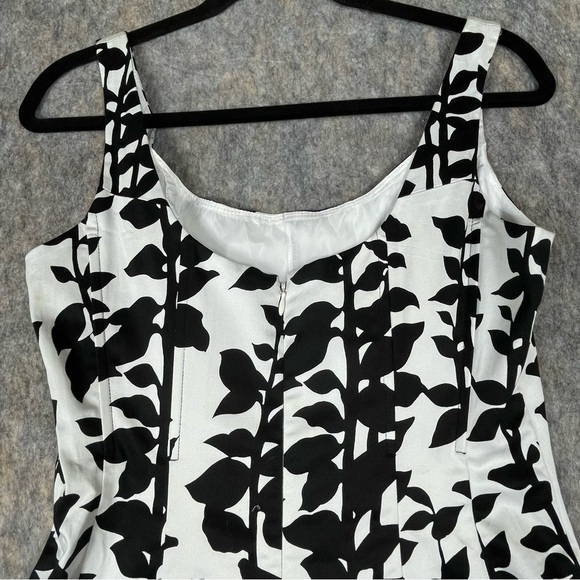 Nine West Sleeveless ALine Classic Fitted Bodice w/Boning Floral Border Dress 8 - Picture 10 of 16